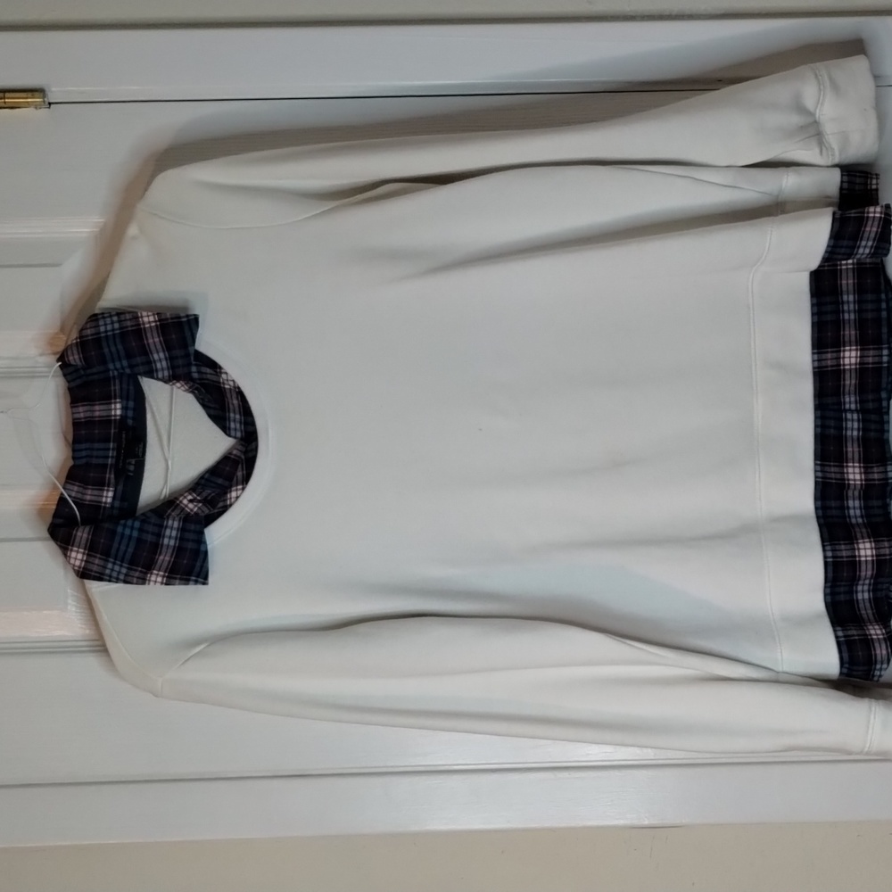 white/contrast collar top and bottom long sleeve pullover Tommy Hilfiger size L